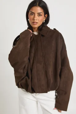 boohoo Blouson Bomber en Daim à Ourlet Bouffant<Femme Looks Chocolat|Vestes & Manteaux