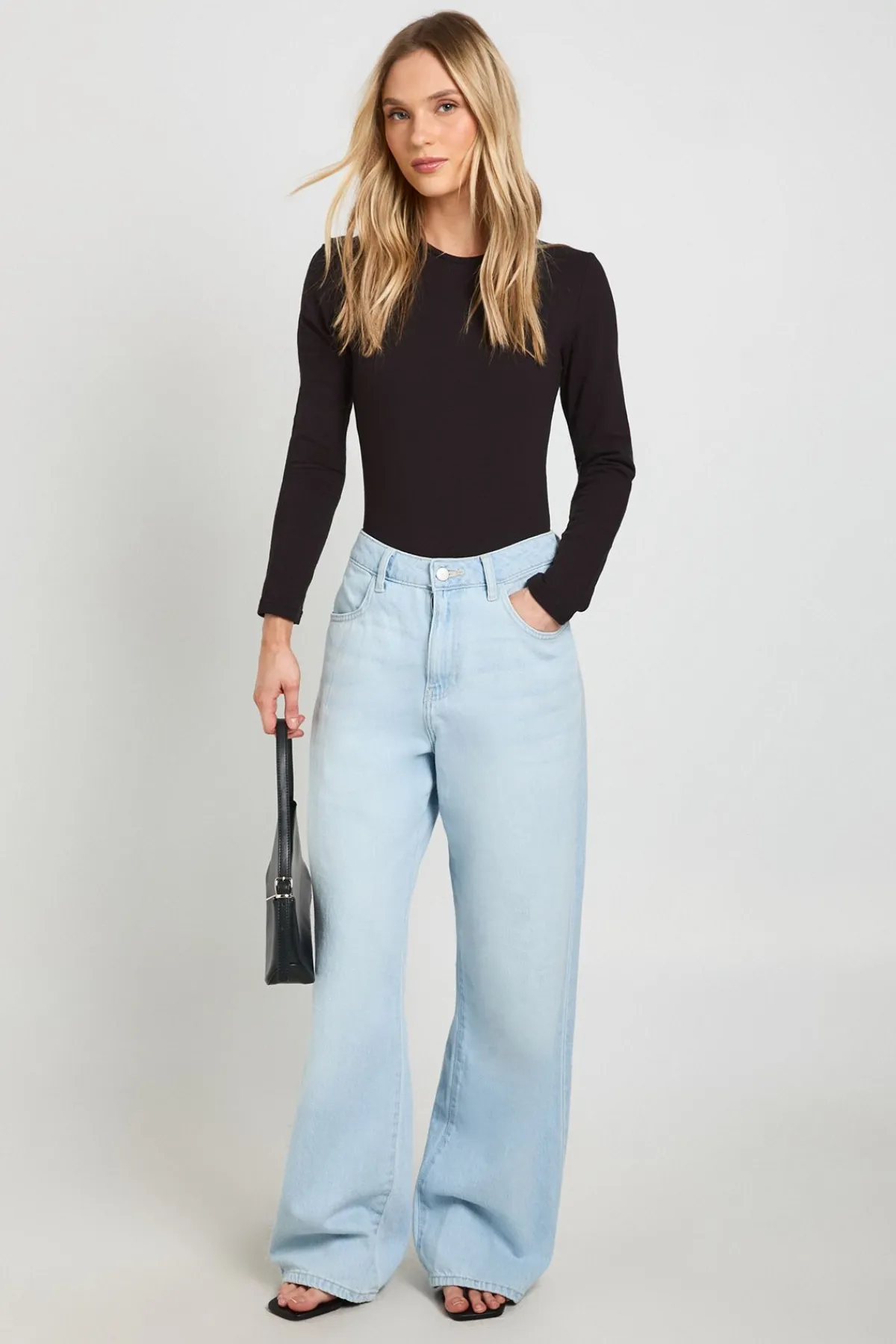 boohoo Body Basique Petite À Manches Longues Et Col Rond<Femme Basiques|Tops