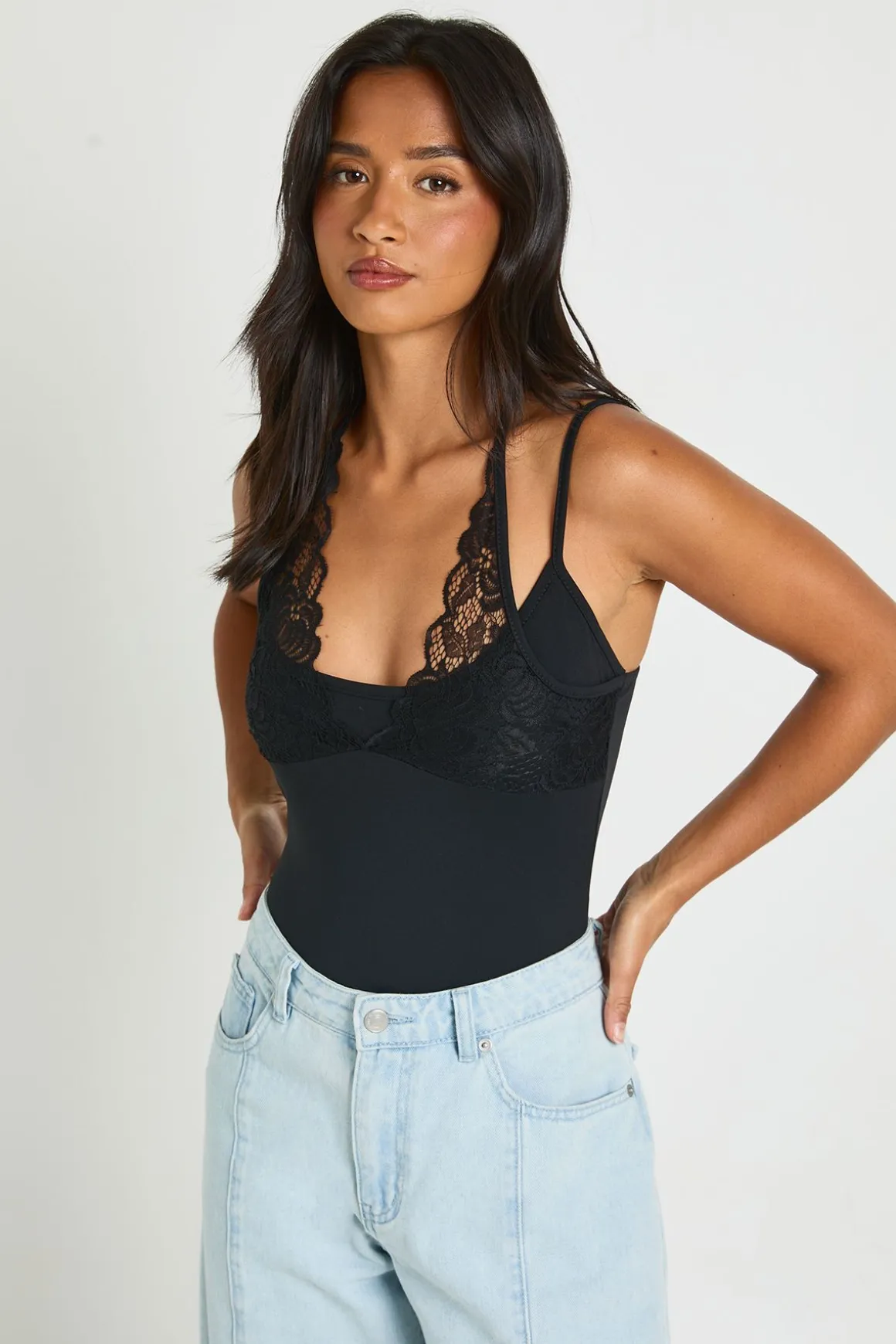 Body Dos Nu À Col Licou Avec Bordure En Dentelle En Tissu Slinky Mat Petite