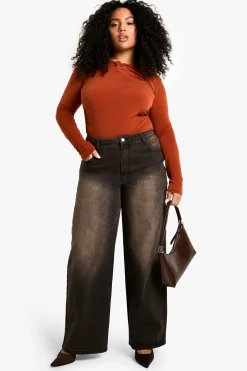 Body grande taille avec détail twist et fronces