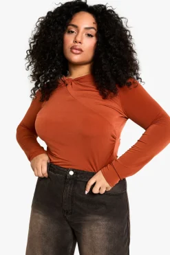 Body grande taille avec détail twist et fronces