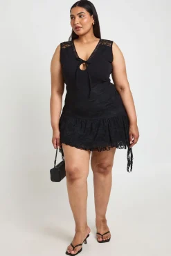 Body Grande Taille Avec Encolure Nouée À Trou De Serrure Et Finitions En Dentelle