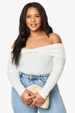 boohoo BODY GRANDE TAILLE BARDOT À DÉTAILS DE TOURNANT ET NOEUD<Femme Tops