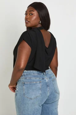 boohoo Body Grande Taille Double Épaisseur Tissu Slinky Détail Foulard Et Épaules Froncées<Femme Tops