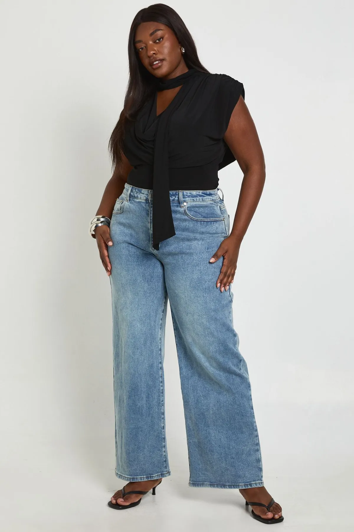 boohoo Body Grande Taille Double Épaisseur Tissu Slinky Détail Foulard Et Épaules Froncées<Femme Tops