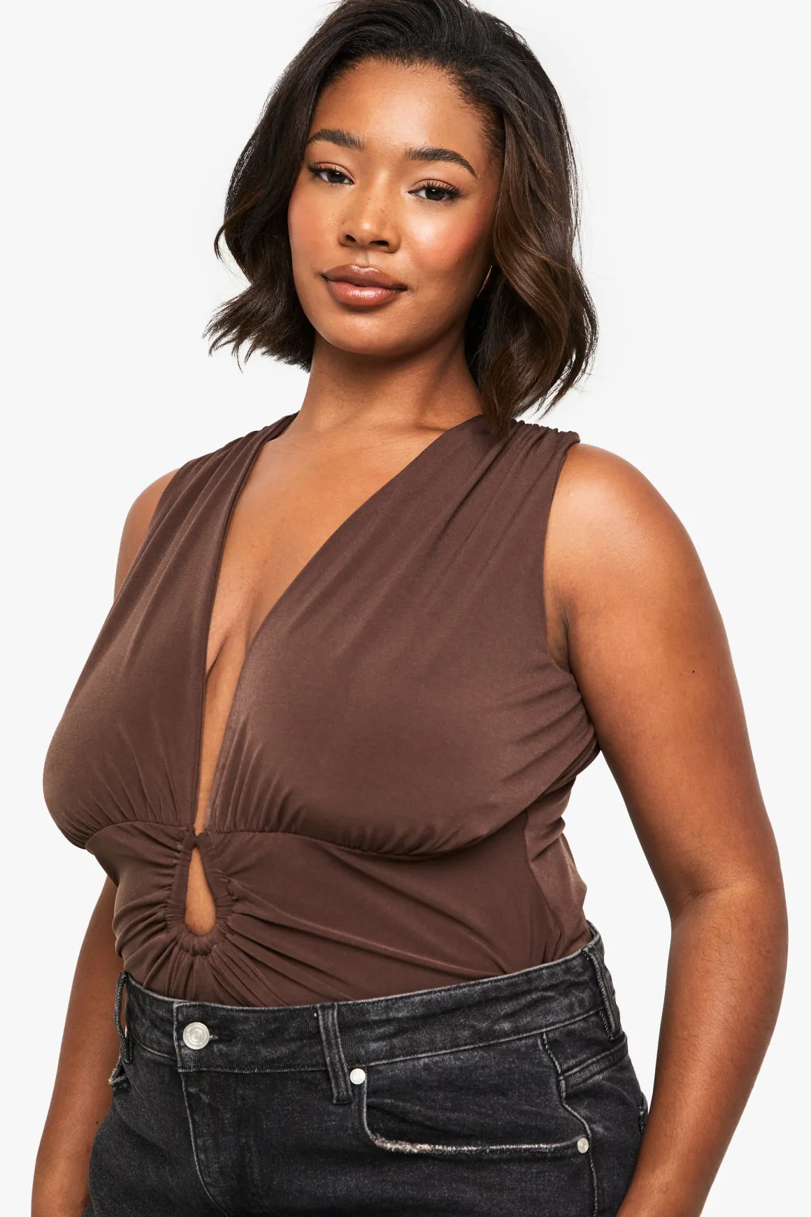 Body grande taille à encolure plongeante avec détails ruched