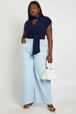 Body Grande Taille En Tissu Slinky Double Couche Avec Détail Foulard Et Épaules Froncées