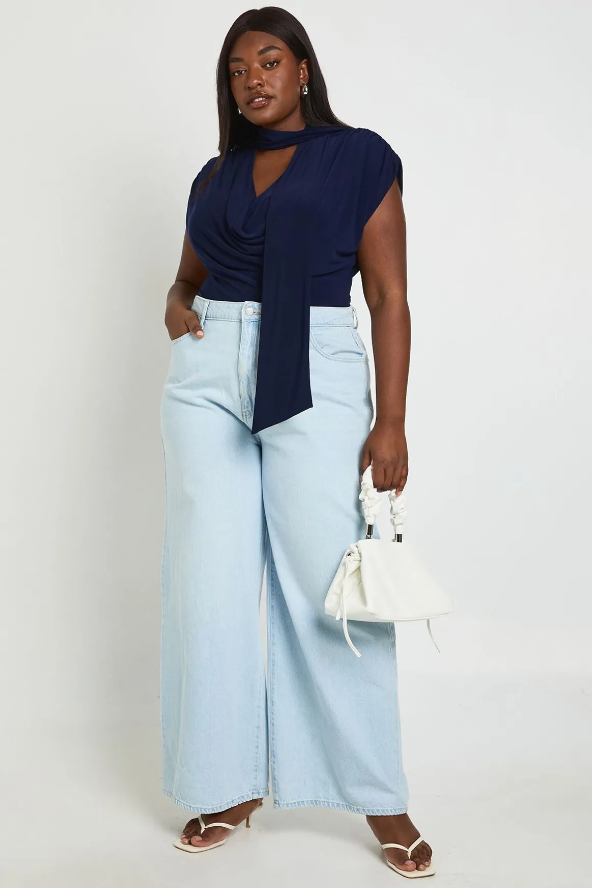 Body Grande Taille En Tissu Slinky Double Couche Avec Détail Foulard Et Épaules Froncées