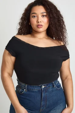 boohoo Body Grande Taille à Épaules Dénudées avec Finition Dentelle<Femme Satin Et Dentelle|Tops
