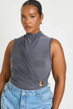 Body Grande Taille Sans Manches Drapé Froncé Avec Détail Doré
