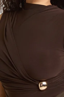 boohoo Body Grande Taille Sans Manches Drapé Froncé À Bordure Dorée<Femme Looks Chocolat|Tops