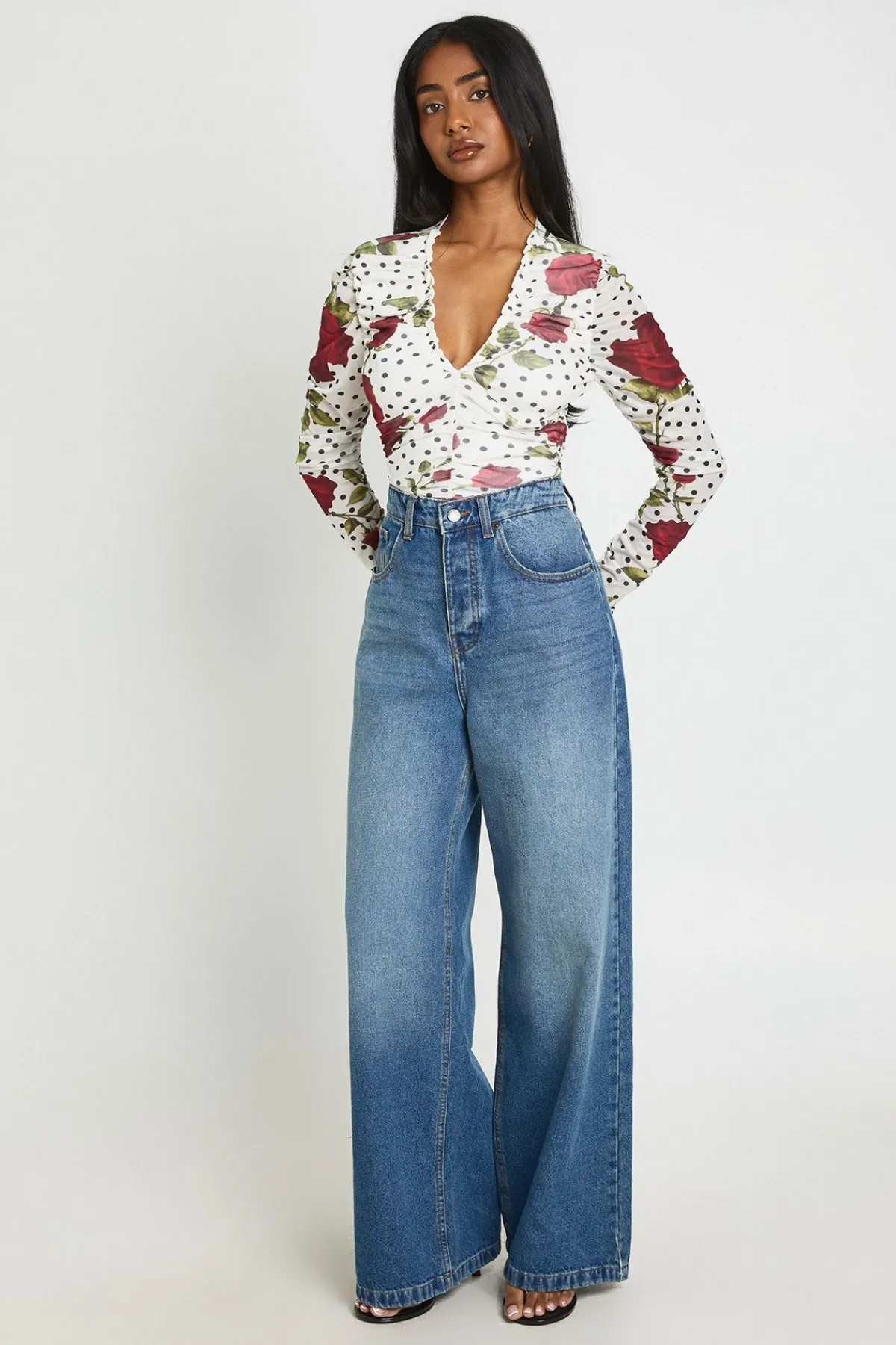 boohoo Body À Manches Longues En Mesh À Pois Et Roses Avec Encolure Froncée<Femme Pois|Tops