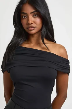 boohoo Body Épaules Dénudées En Slinky Mat<Femme Tops