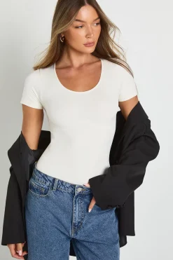 boohoo Body sans couture à décolleté arrondi et manches courtes<Femme Tops