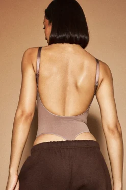 Body Sans Coutures À Fronces Devant Et Bretelles Fines Dsgn Studio