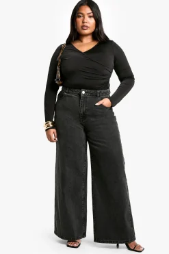 boohoo Body taille plus à double couche avec fronces et encolure en V<Femme Tops