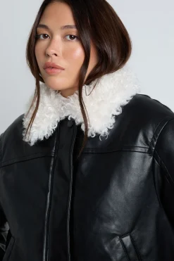 boohoo Bomber en synthétique avec col en synthétique<Femme Vestes & Manteaux|Bombers