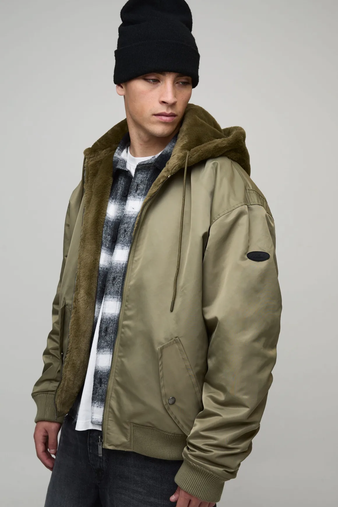 Bomber oversize en nylon avec capuche en synthétique