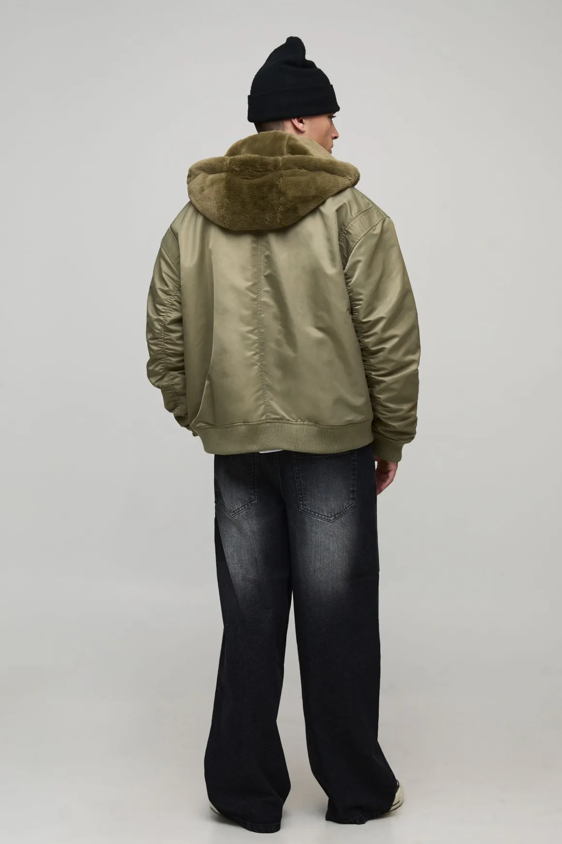 Bomber oversize en nylon avec capuche en synthétique