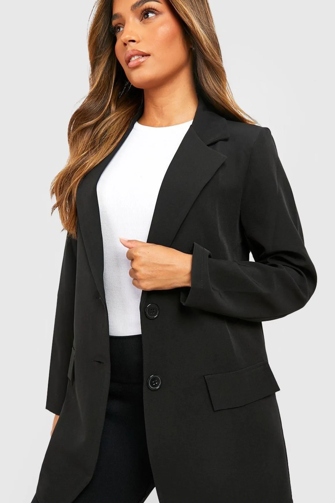 Boohoo Basics Blazer ajusté en tissu tissé à simple boutonnage