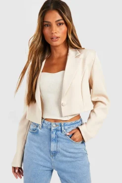 boohoo Basics Blazer crop en tissu tissé à un bouton<Femme Blazers|Vestes & Manteaux