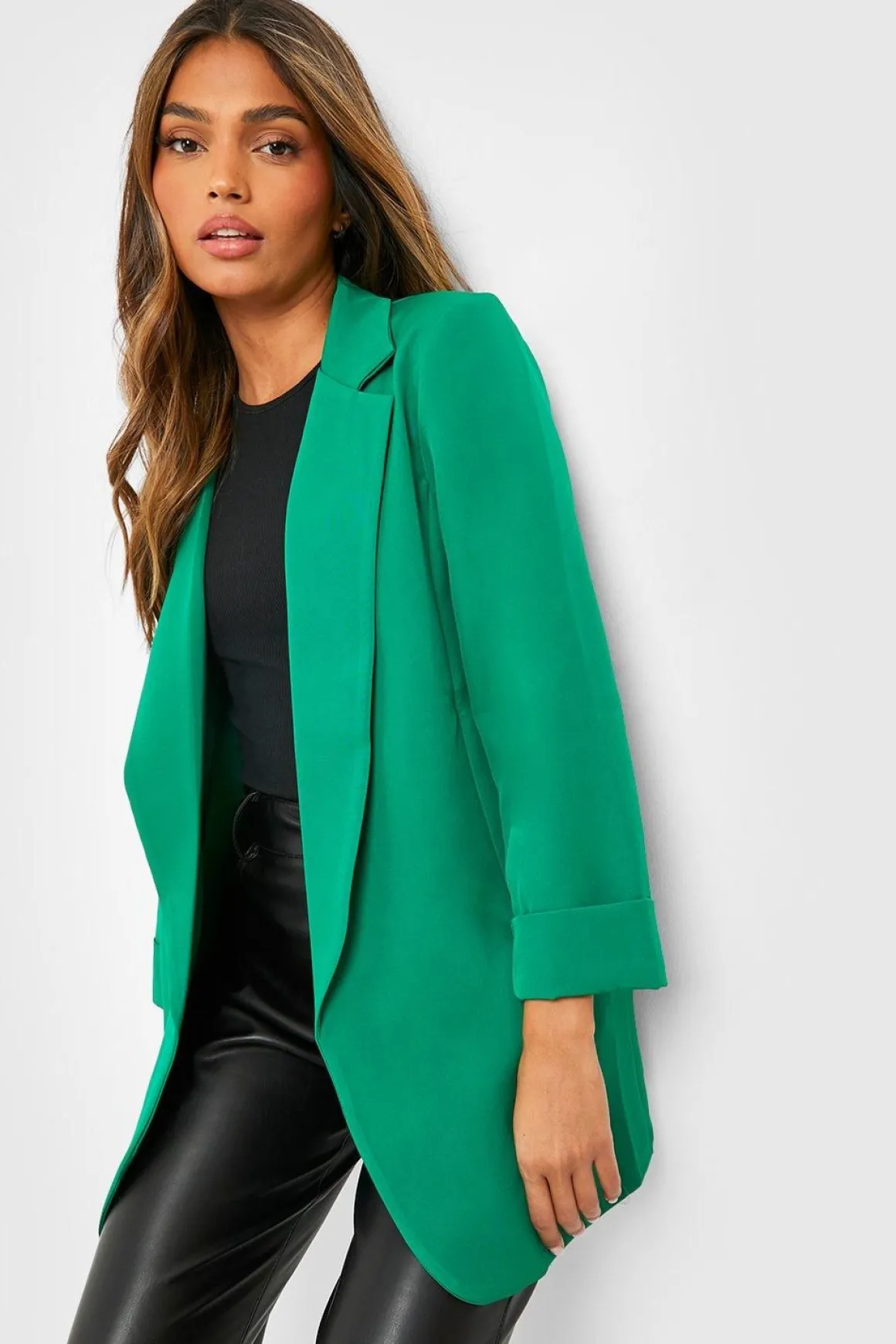 Boohoo Basics Blazer en Tissu Tissé à Manchette Tournante, Coupe Décontractée