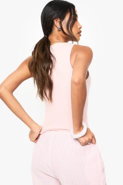Boohoo Basics Débardeur côtelé à encolure échancrée et dos nageur