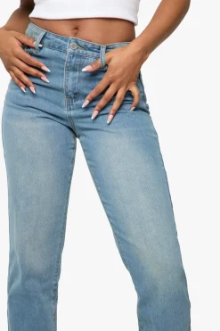 Boohoo Basics Jeans Droits à Ourlet Fendu