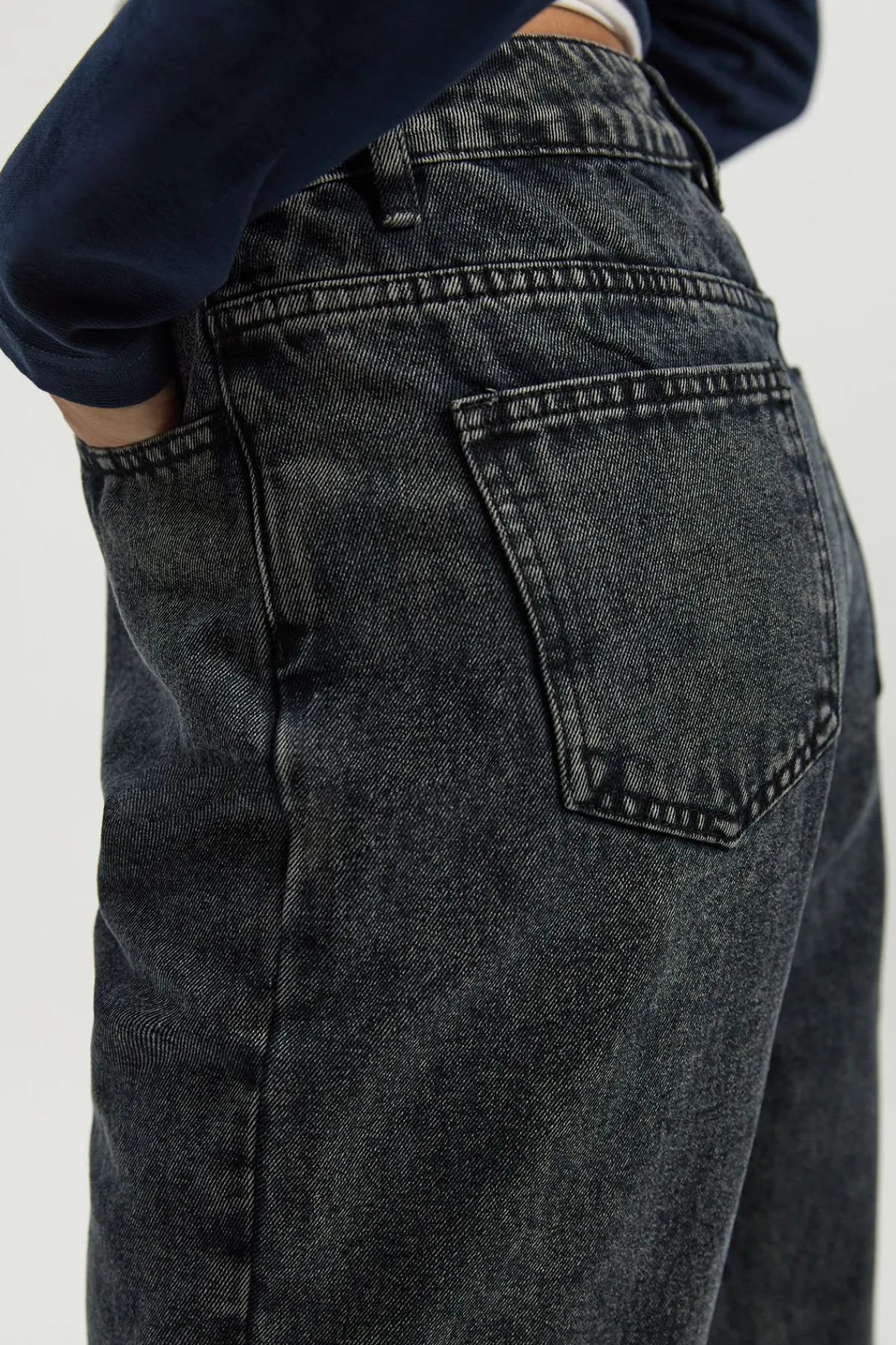 boohoo Basics Jeans taille haute à ourlet fendu et jambe droite<Femme Denim|Jeans
