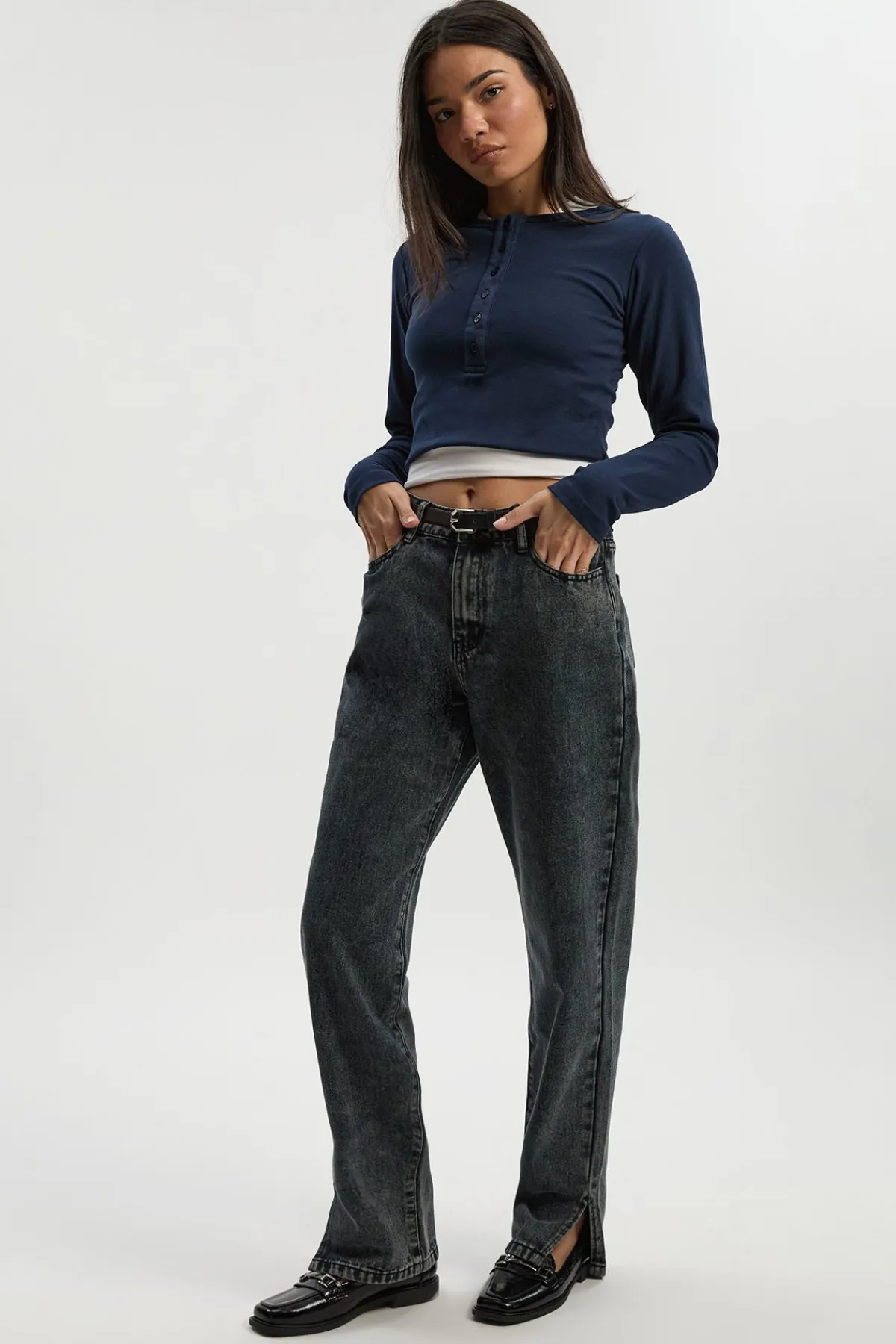 boohoo Basics Jeans taille haute à ourlet fendu et jambe droite<Femme Denim|Jeans