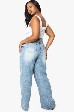 Boohoo Basics Plus Basics Jeans taille haute et jambes larges