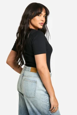Boohoo Basics Plus Bodysuit en coton à encolure carrée et manches courtes