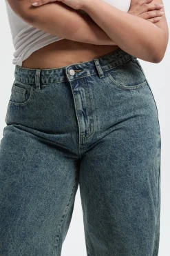 boohoo Basics Plus Jeans taille haute à jambes larges<Femme Denim|Jeans