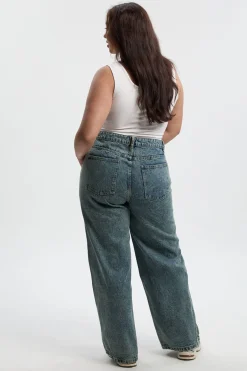 boohoo Basics Plus Jeans taille haute à jambes larges<Femme Denim|Jeans