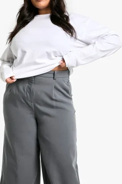 BOOHOO BASICS PLUS PANTALON AJUSTÉ À JAMBE LARGE
