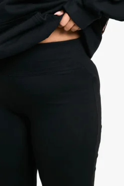 BOOHOO BASICS PLUS PANTALON ÉVASÉ À TAILLE PROFONDE