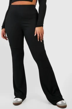 Boohoo Basics Plus Pantalon évasé taille haute à nervures