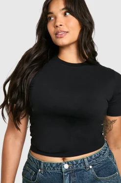 Boohoo Basics Plus T-shirt ajusté en coton à col rond