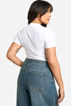 Boohoo Basics Plus T-shirt ajusté à col rond en coton