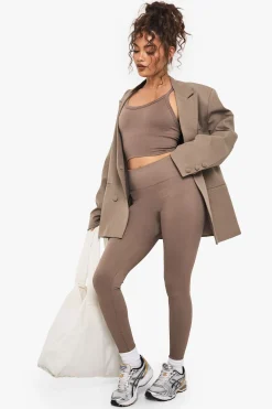 boohoo Basics Soutien-gorge de sport léger à maintien longline en côtes sans couture<Femme Athleisure|Vêtements De Sport