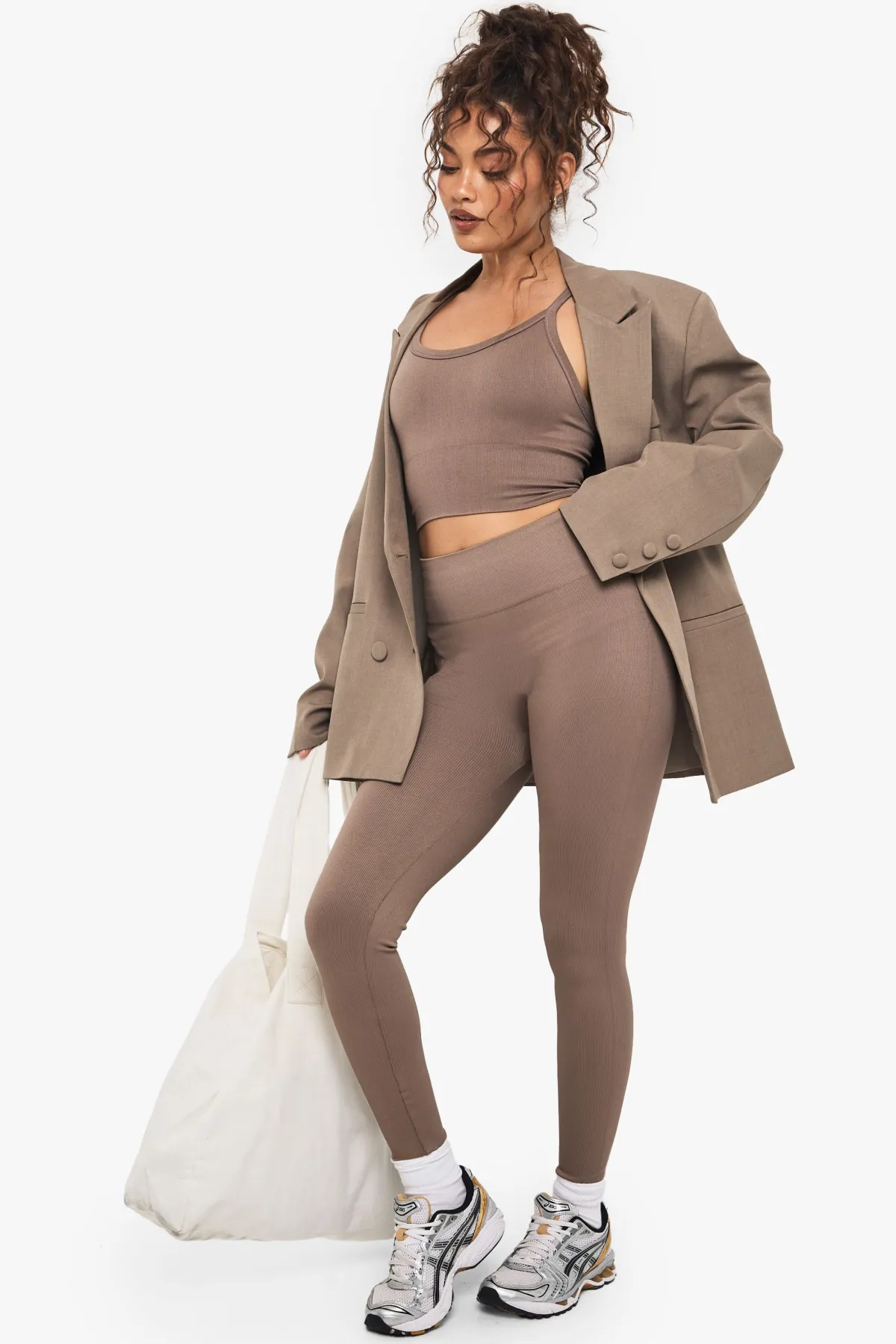 boohoo Basics Soutien-gorge de sport léger à maintien longline en côtes sans couture<Femme Athleisure|Vêtements De Sport