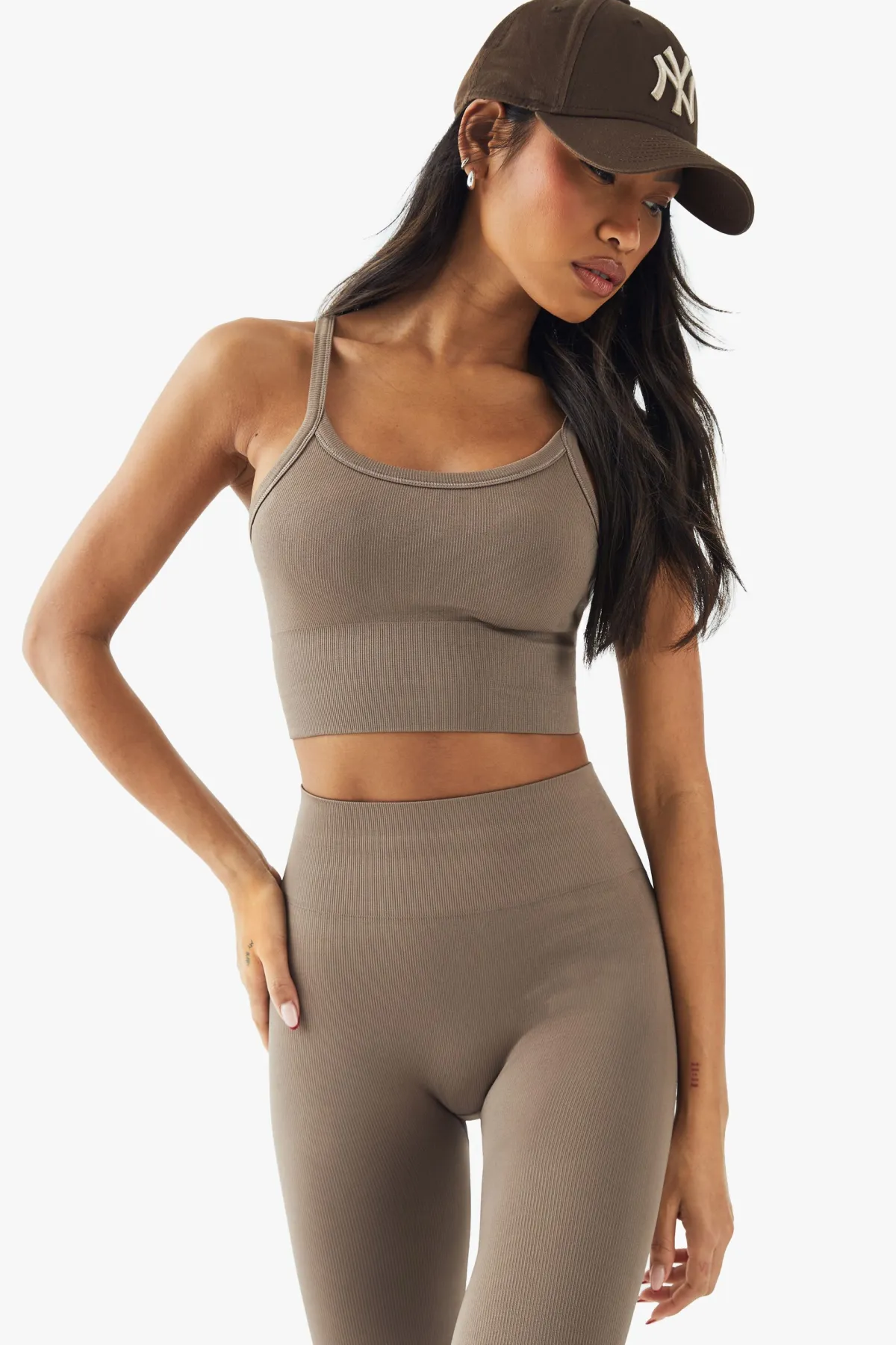 boohoo Basics Soutien-gorge de sport léger à maintien longline en côtes sans couture<Femme Athleisure|Vêtements De Sport
