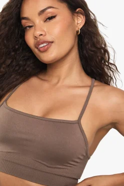 Boohoo Basics Soutien-gorge de sport léger, rembourré et à maintien optimal en côtes sans couture