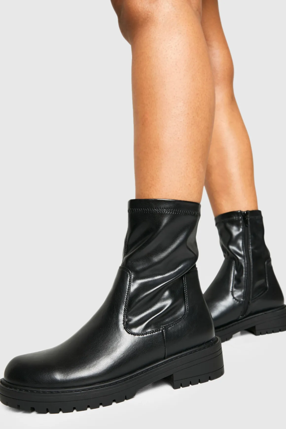 Botte pour pieds larges à talon bloc massif