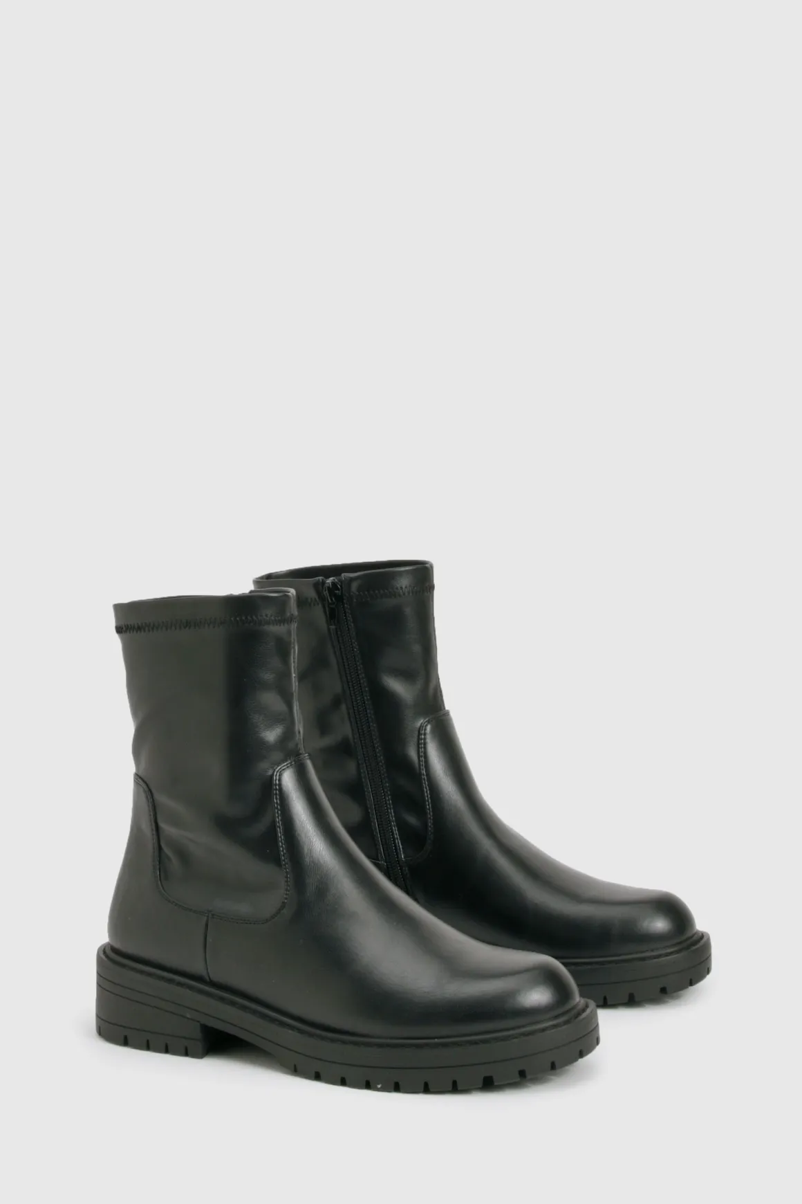 Botte pour pieds larges à talon bloc massif