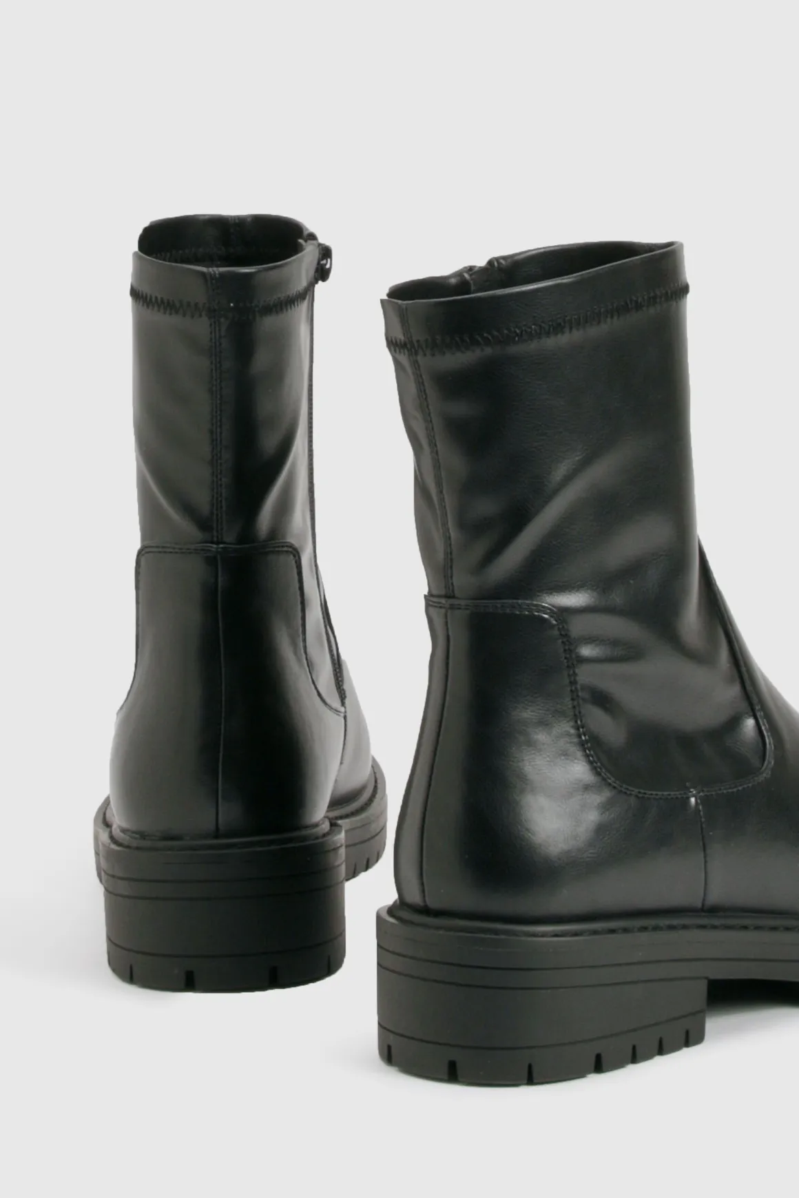 Botte pour pieds larges à talon bloc massif