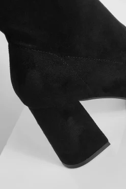 Bottes à chaussettes à large coupe en synthétique-suède, talon bloc, bout carré