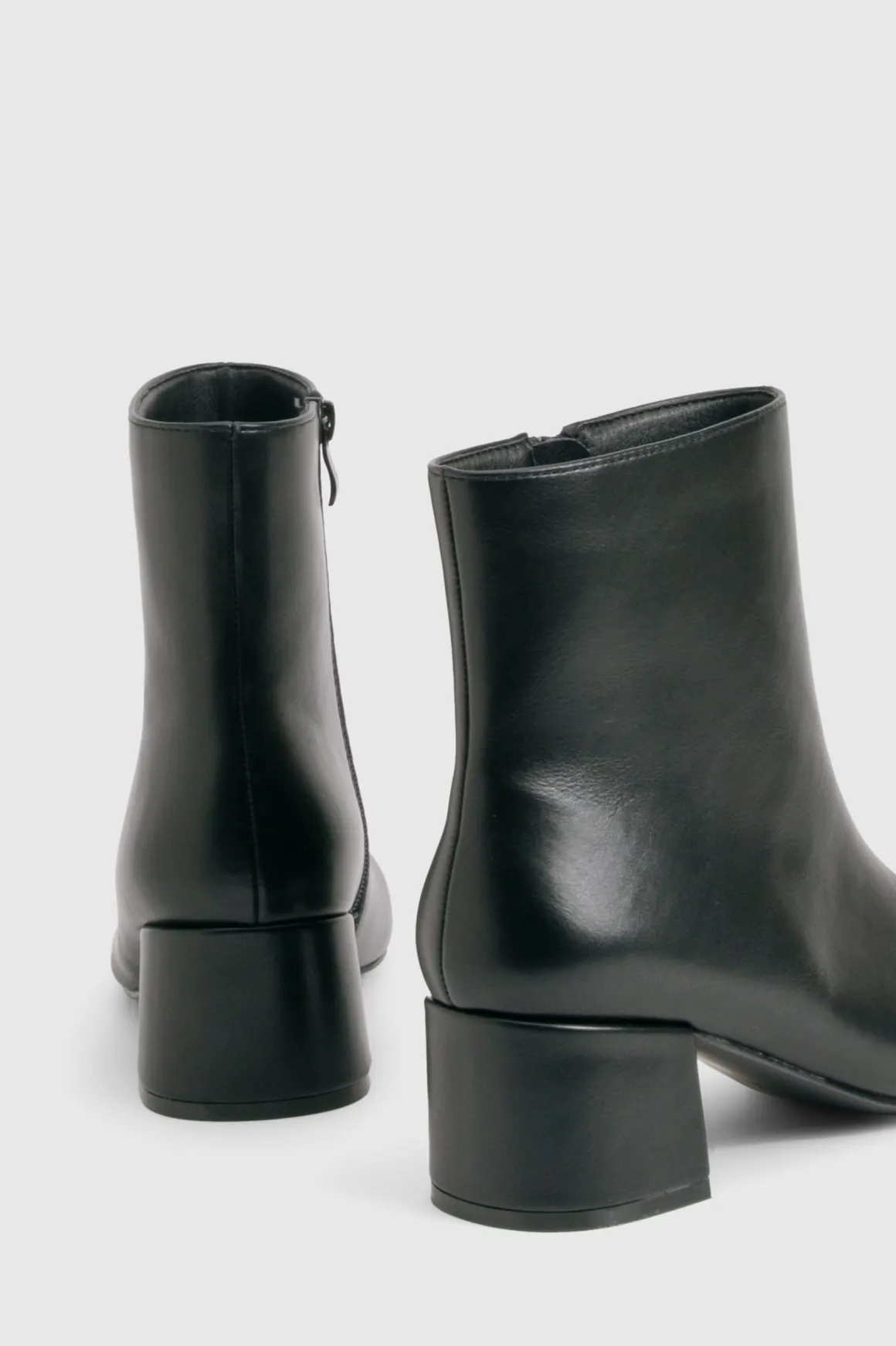 Bottes chevilles à talon bloc à coupe large