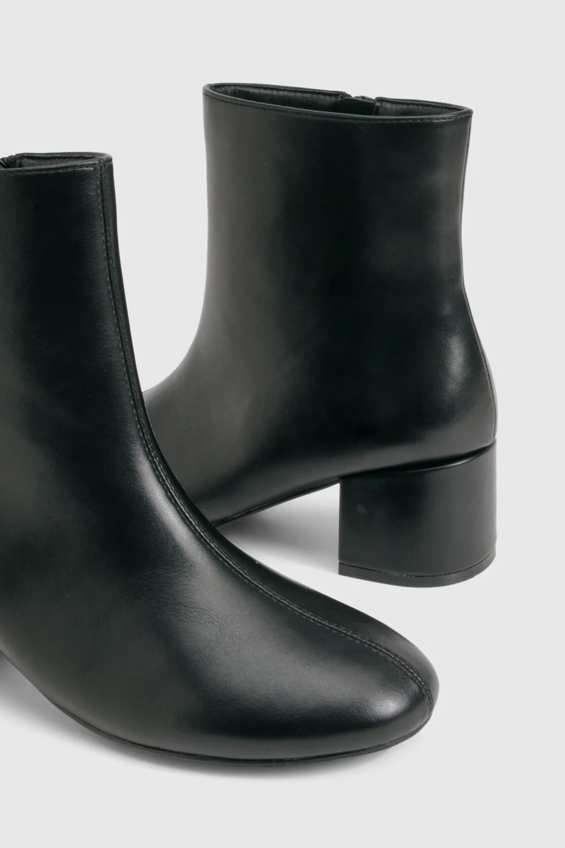 Bottes chevilles à talon bloc à coupe large