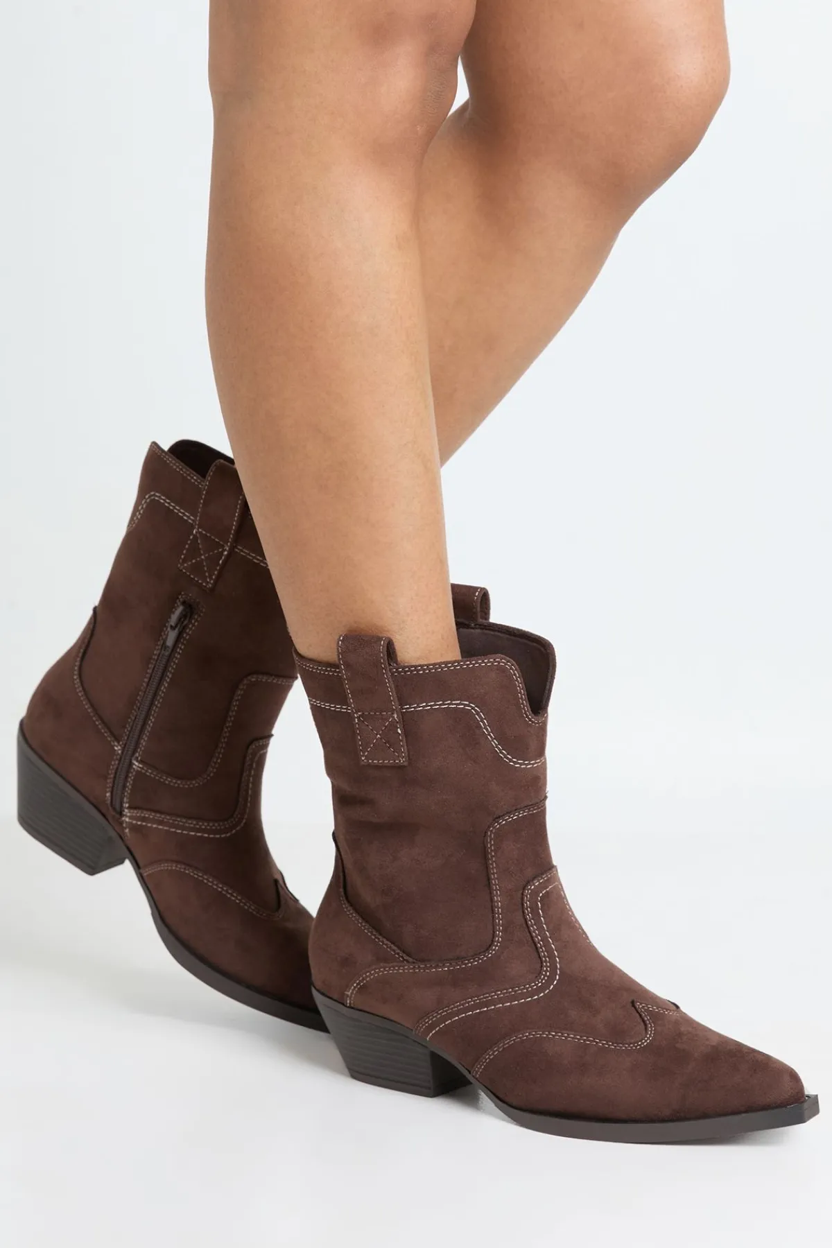 boohoo Bottes De Cowboy Western En Faux Suède À Surpiqûres Contrastées< Bottes|Bottes En Daim